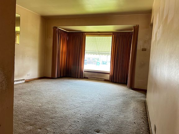 2nd image of 5447 S Oak Park Ave