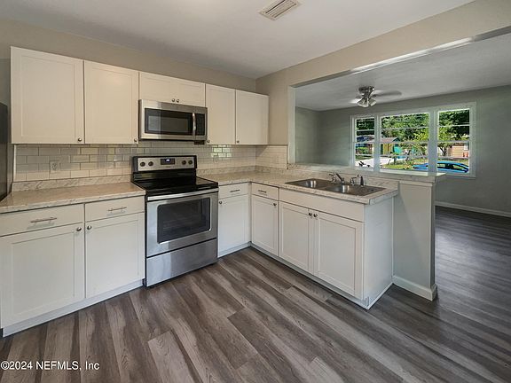 2nd image of 2835 STONEMONT Street