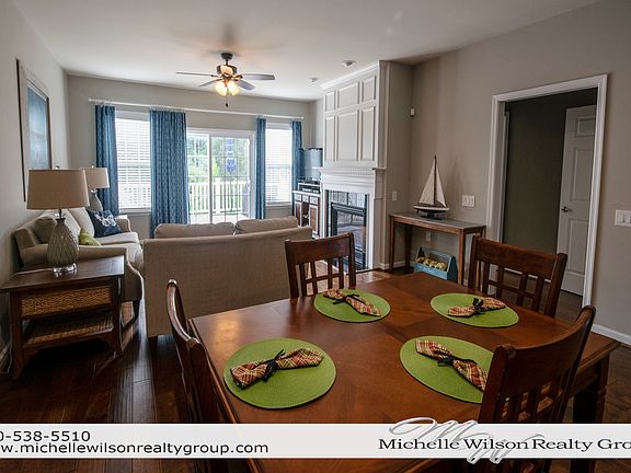 3rd image of 138 Castle Hill Dr