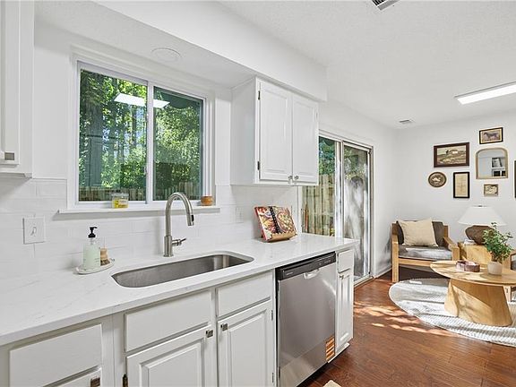 4th image of 4438 Chowning Way
