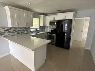 2819 Plunkett St, Hollywood, FL 33020