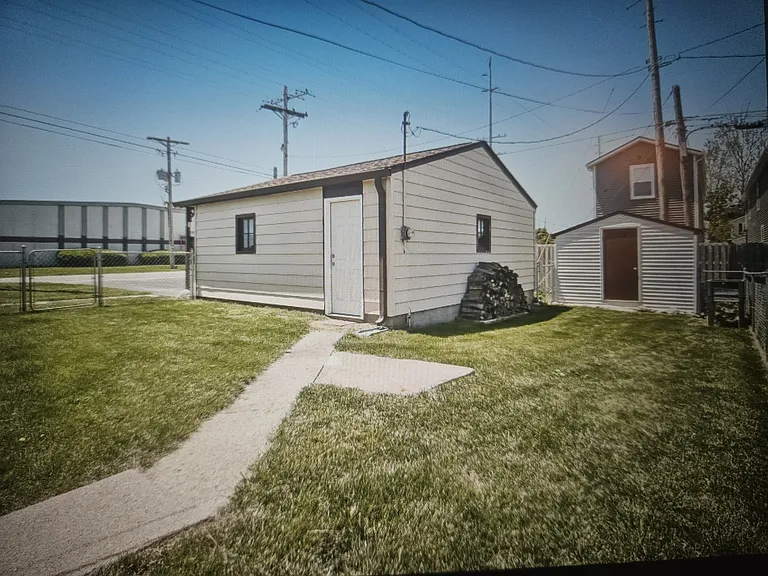 1004 W Noble St — Photo 18