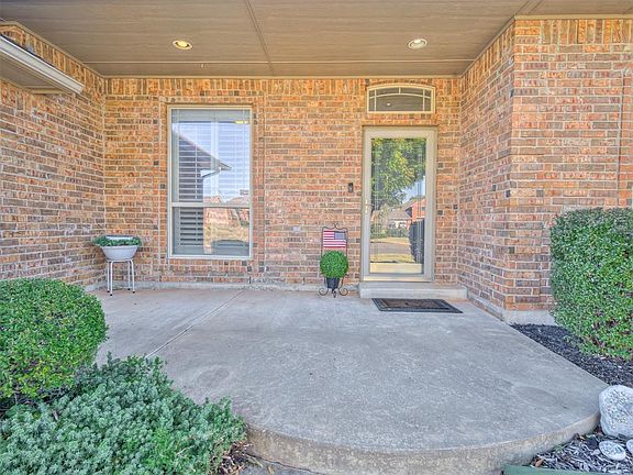5th image of 800 Ashwood Ln