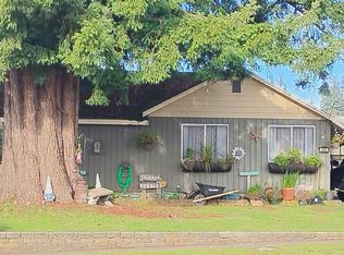 590 E 10th St, Coquille, OR 97423