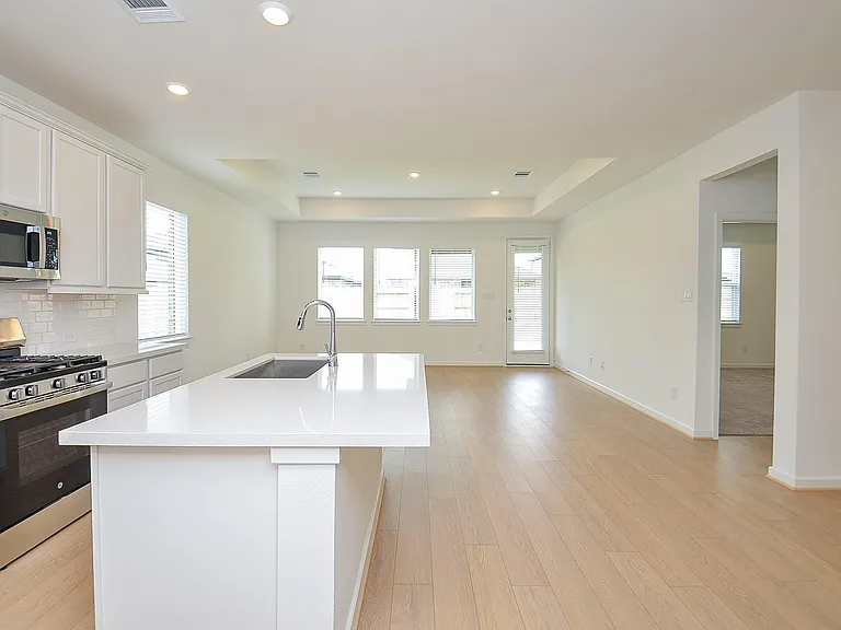 9727 Rialto Heights Dr — Photo 8