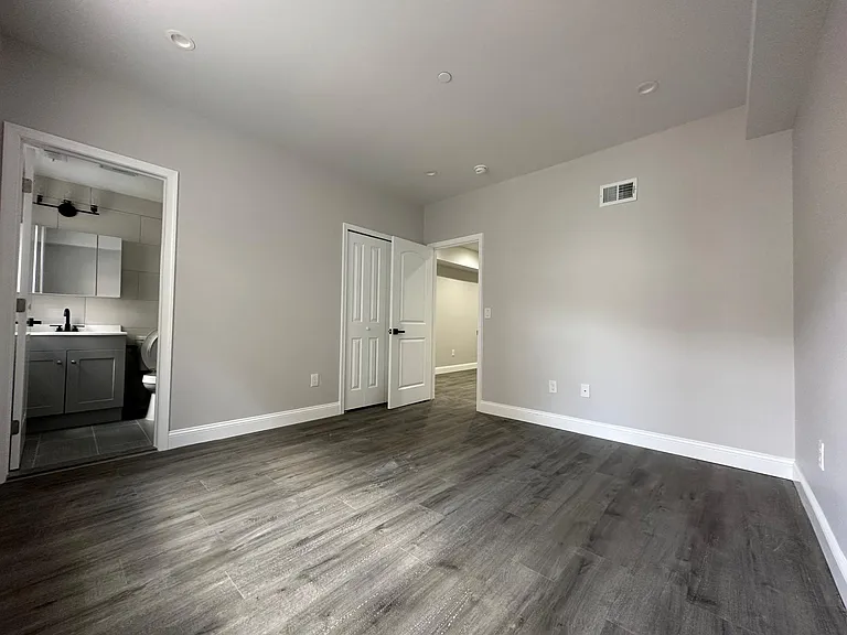 511 S 4th St #2 — Photo 7