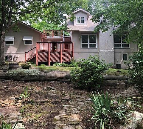 2nd image of 370 Snead Dr