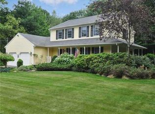 135 Rome Dr, Cranston, RI 02921