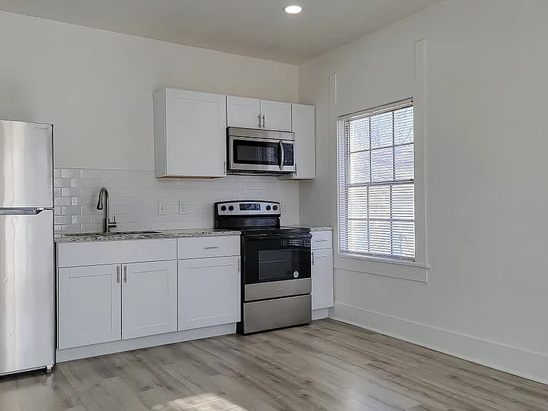121 W Moore St #101 — Photo 26