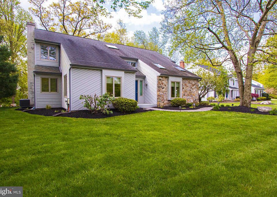 1st image of 113 Birch Dr