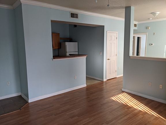 4th image of 3702 Palm Desert Ln Floor 1