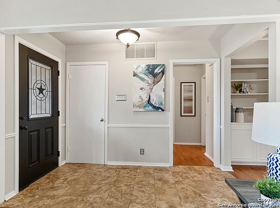 3rd image of 903 Mount Perkins