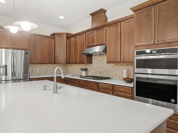 3rd image of 10734 Royal Cypress Way