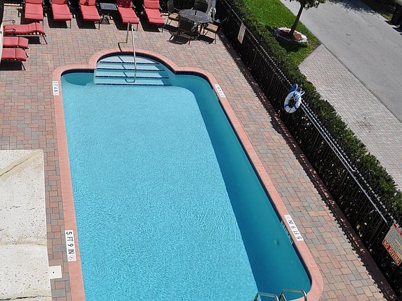 3rd image of 2201 Mariner Dr APT 108