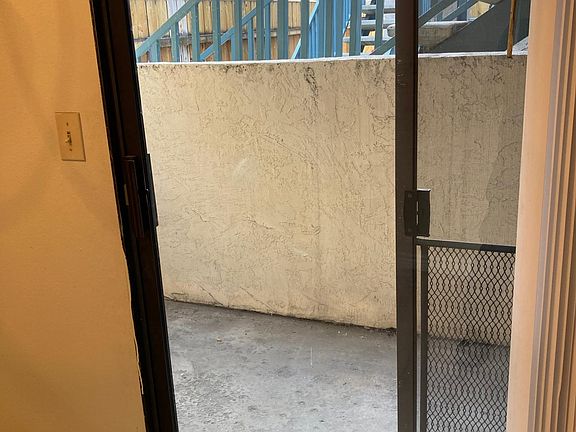 4th image of 3742 33rd St