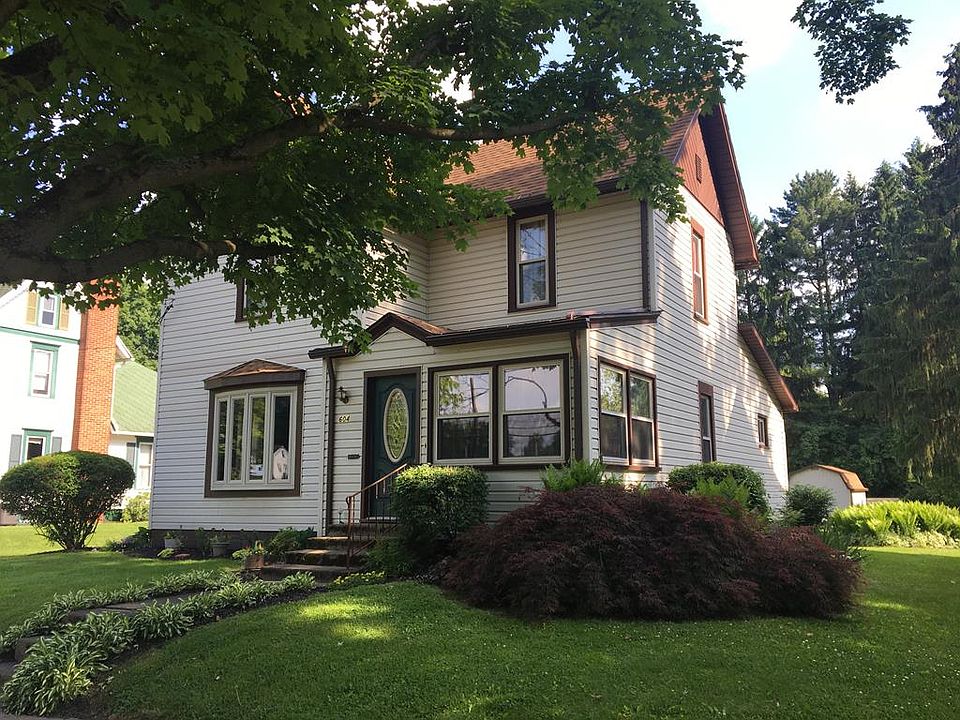 1st image of 604 E Main St