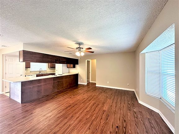 5th image of 2581 Beal St