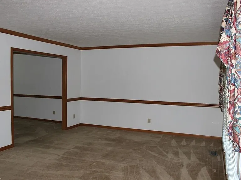 417 Burnham Pl — Photo 4