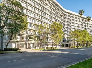 100 S Doheny Dr APT 209, Los Angeles, CA 90048
