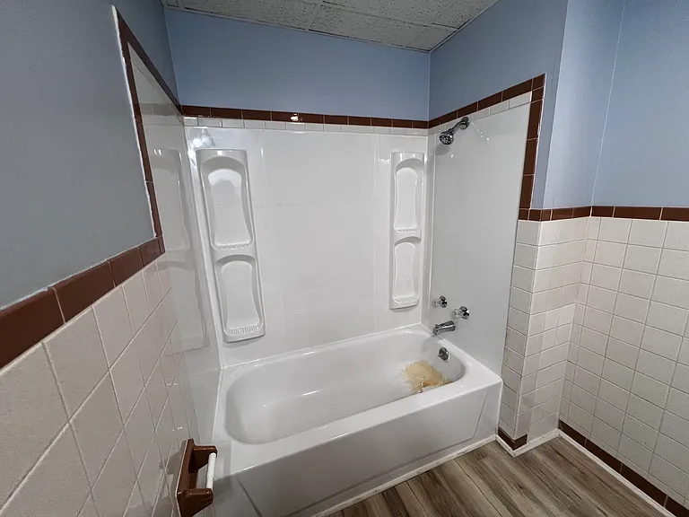 204 W Washington St #2 — Photo 4