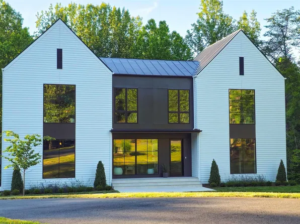 1450 Clearbrook Ln, Charlottesville, VA 22911