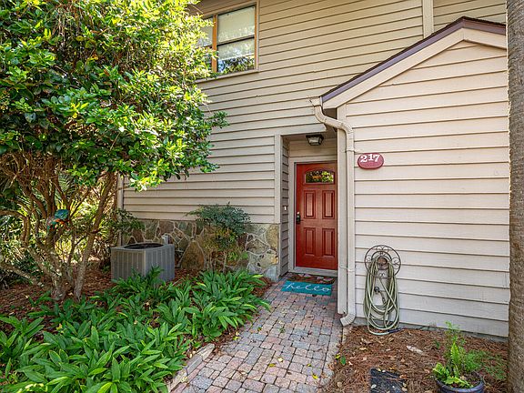 2nd image of 124 Cassine Garden Cir #217