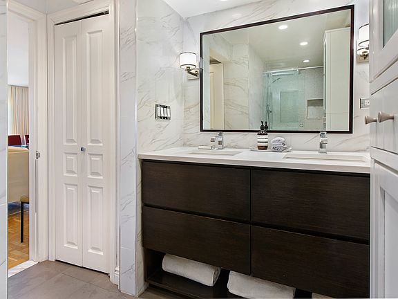 5th image of 311 E 71st St #12CD