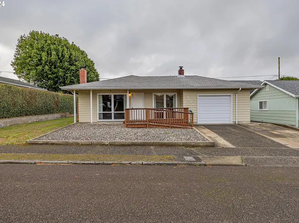 1670 Grant St, North Bend, OR 97459