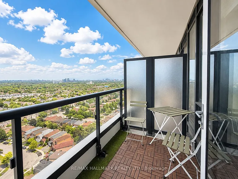 7950 Bathurst St #2208 — Photo 9