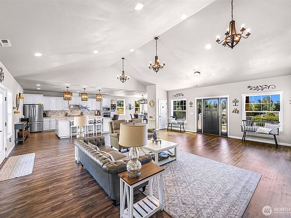 4th image of 19727 Sky Ridge Road