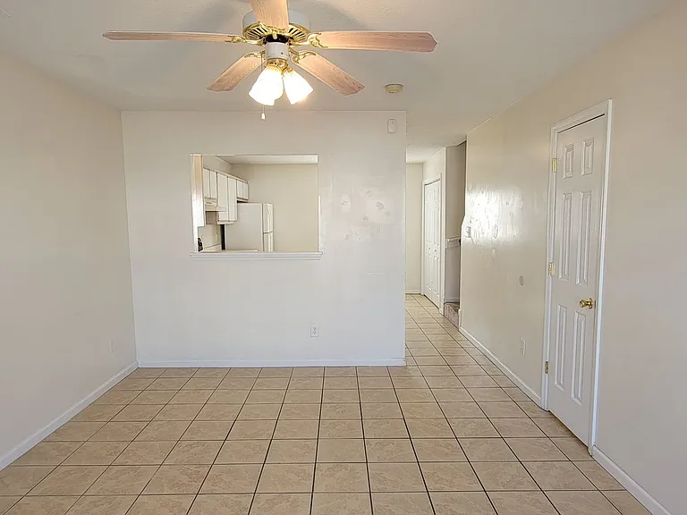 106 Pinegrove Ct — Photo 9