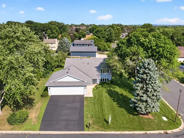 1193 Shawmut St S, Shakopee, MN 55379