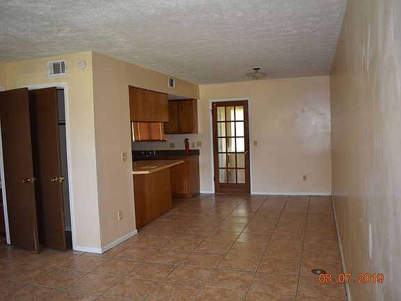 3rd image of 136 Cheri Ln