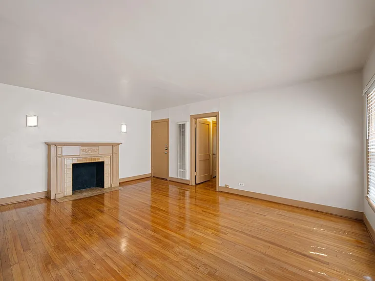 1806 Banks St #1 — Photo 5