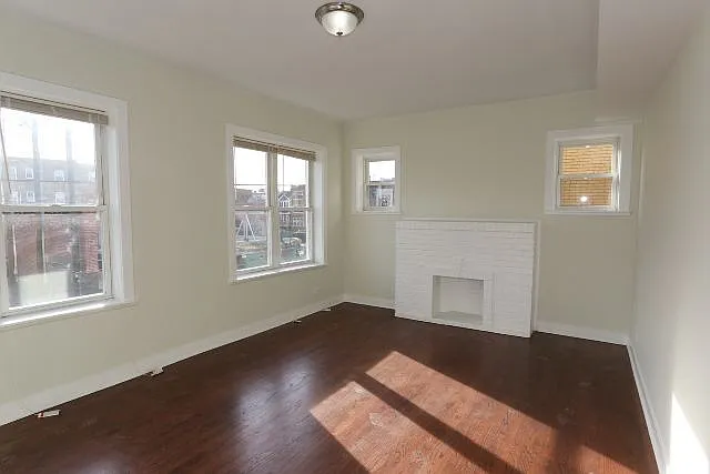 2944 W Montrose Ave #3 — Photo 9