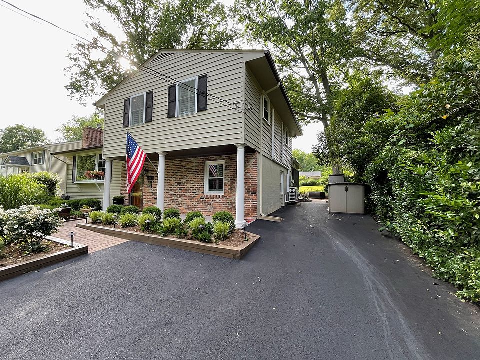 1st image of 124 Lee Dr