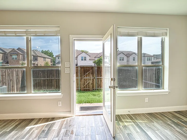 3009 Galveston St — Photo 36