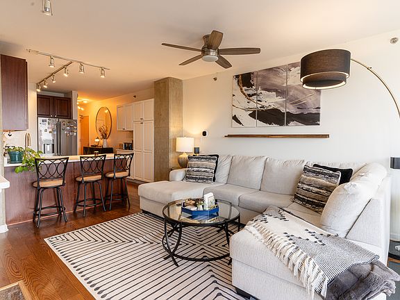 2nd image of 1212 N Wells St APT 1406