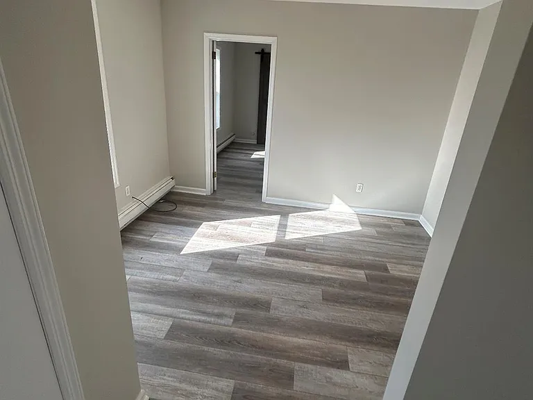 944 Union St #B — Photo 8