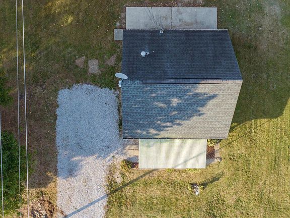 4th image of 764 Lawndale Ave