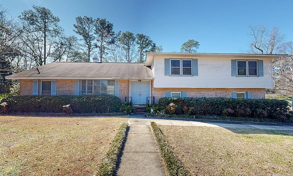 1st image of 110 Longleaf Dr