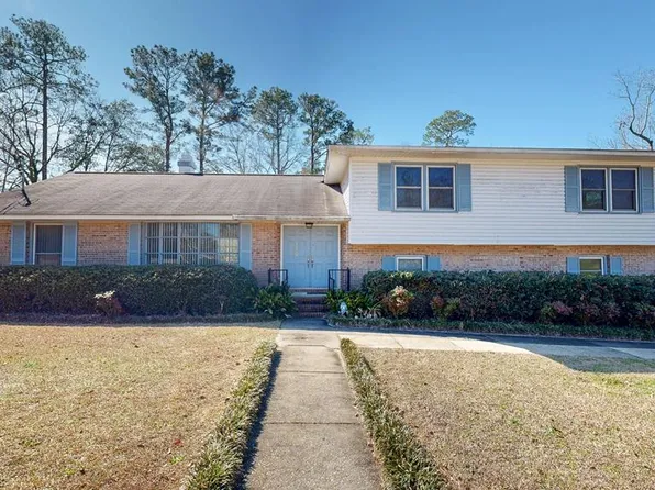 110 Longleaf Dr, Dothan, AL 36303