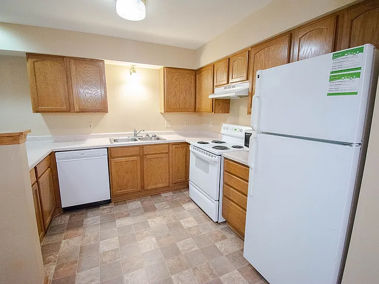 1872 Deerhaven Ln NE #5 — Photo 8