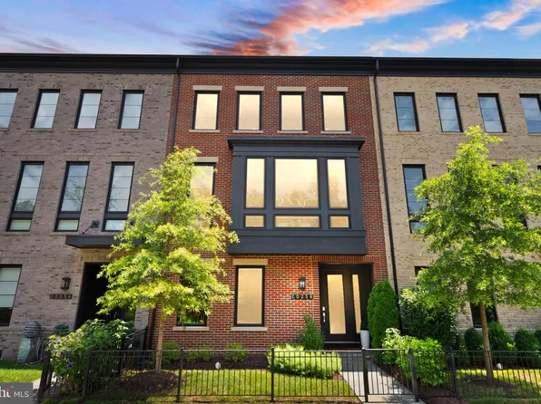 20256 Northpark Dr, Ashburn, VA 20147
