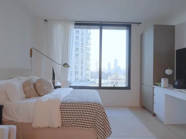 45-30 Pearson Street image 1 of 9