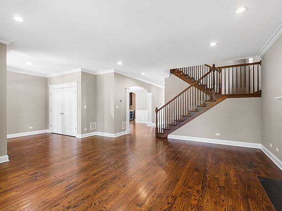 3rd image of 7721 W Jerome St