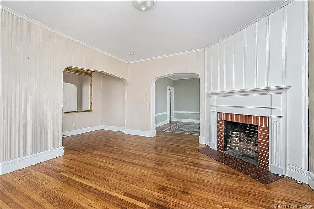 3 bed, 1300 sqft, $2,400 — Photo 3
