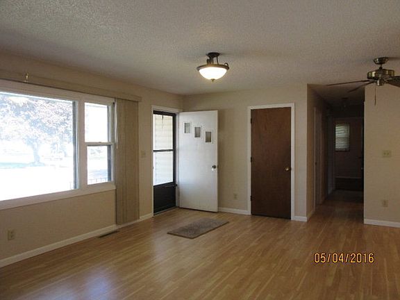 4th image of 620 S Broadwell Ave