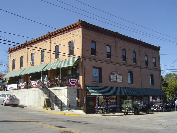 22 W Geneva St #1, Williams Bay, WI 53191