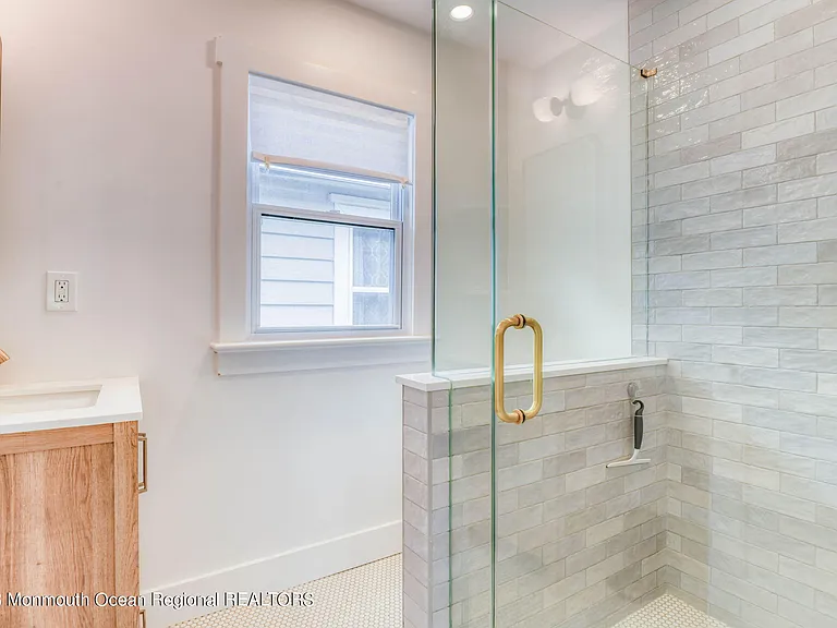 1225 6th Ave #1/2 — Photo 19